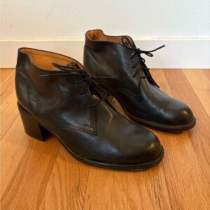 Santana Canada Women Black Leather Lace up Block Heel Booties